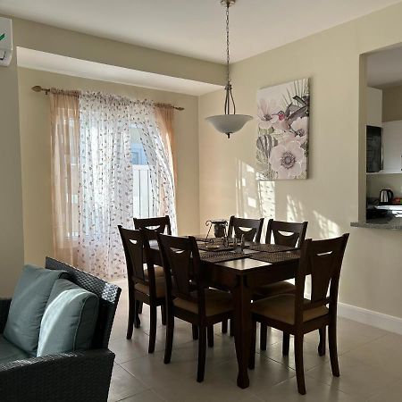 Seamist Villa @Oceanpointe Lucea Comfy 2Br W/Pool Gym & Parking Bagian luar foto