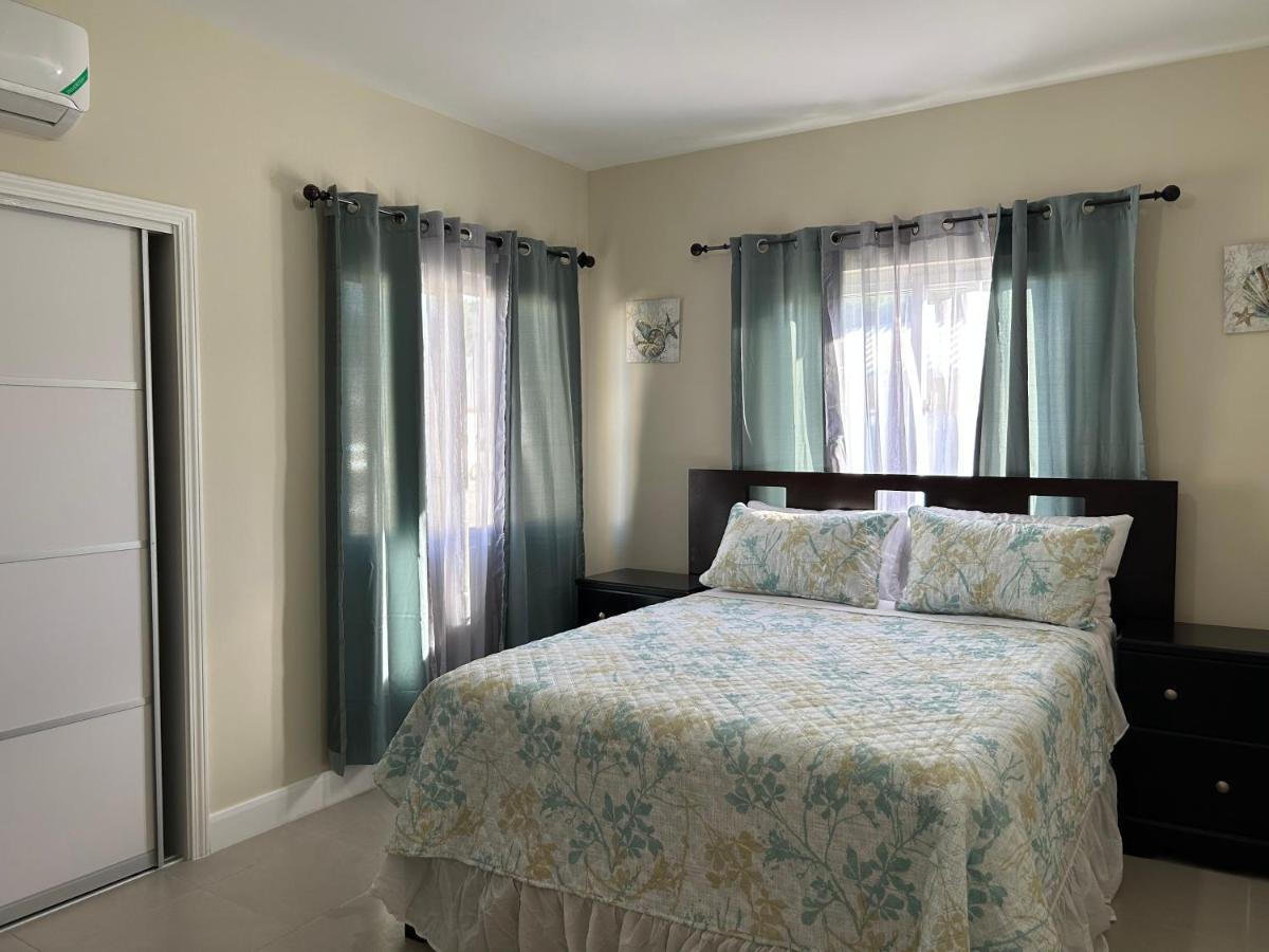 Seamist Villa @Oceanpointe Lucea Comfy 2Br W/Pool Gym & Parking Bagian luar foto