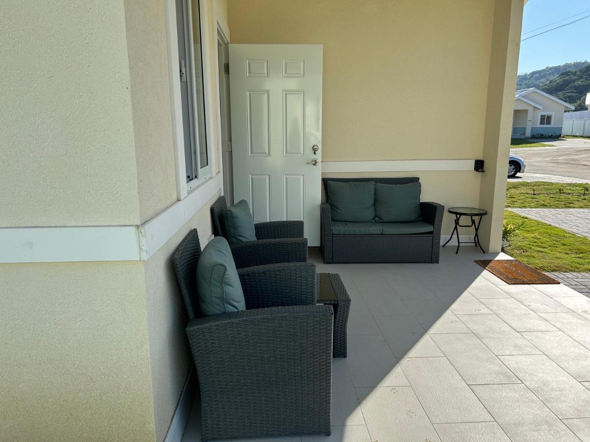 Seamist Villa @Oceanpointe Lucea Comfy 2Br W/Pool Gym & Parking Bagian luar foto