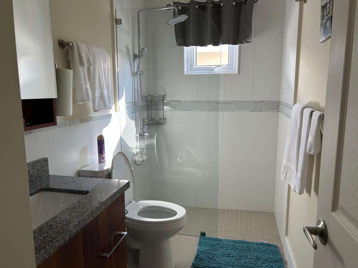 Seamist Villa @Oceanpointe Lucea Comfy 2Br W/Pool Gym & Parking Bagian luar foto