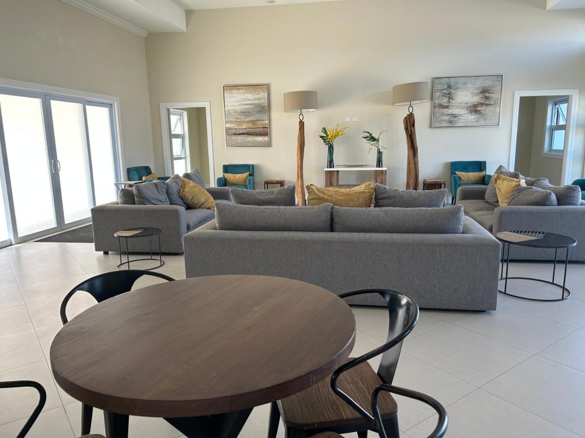 Seamist Villa @Oceanpointe Lucea Comfy 2Br W/Pool Gym & Parking Bagian luar foto