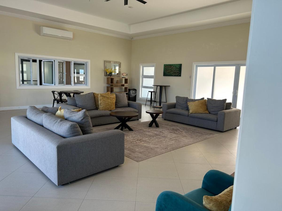 Seamist Villa @Oceanpointe Lucea Comfy 2Br W/Pool Gym & Parking Bagian luar foto