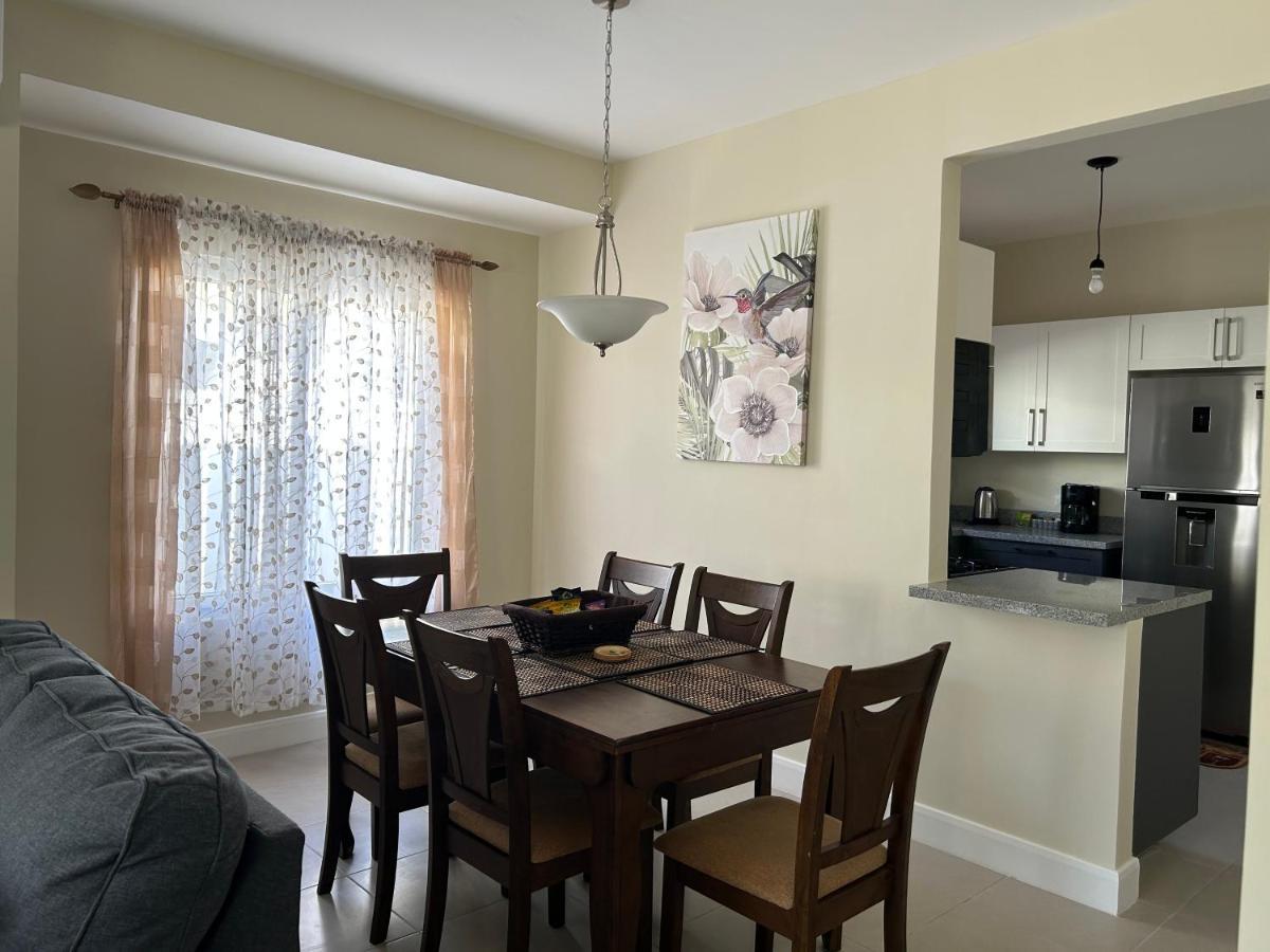 Seamist Villa @Oceanpointe Lucea Comfy 2Br W/Pool Gym & Parking Bagian luar foto