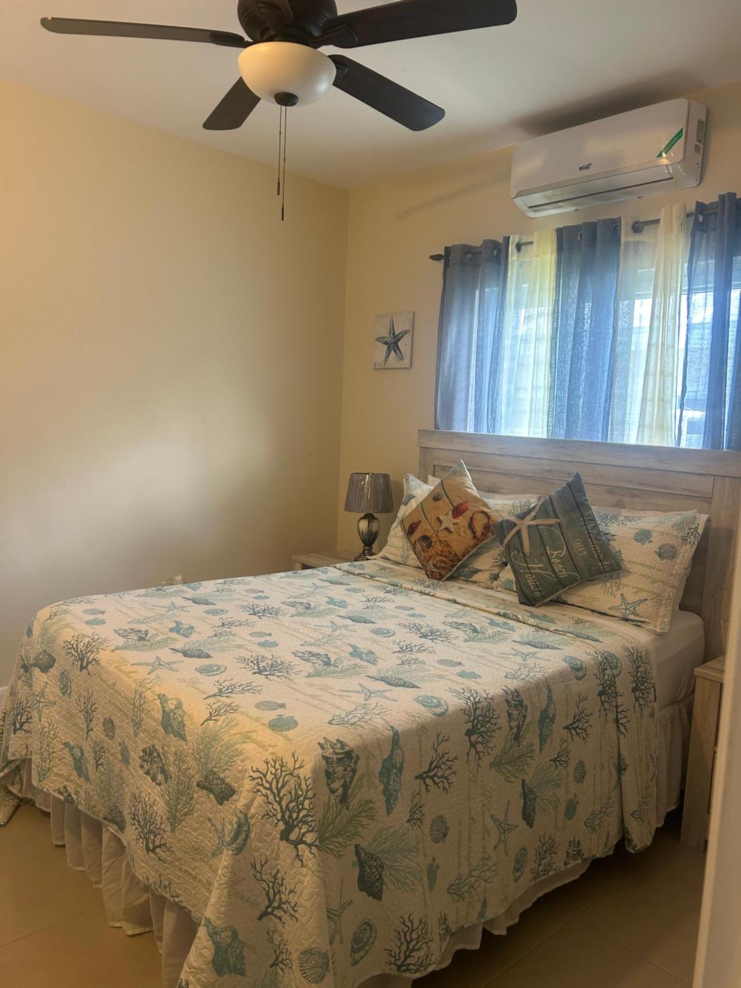 Seamist Villa @Oceanpointe Lucea Comfy 2Br W/Pool Gym & Parking Bagian luar foto